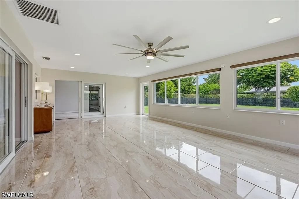 425 Pine Lake Drive Naples FL 34112