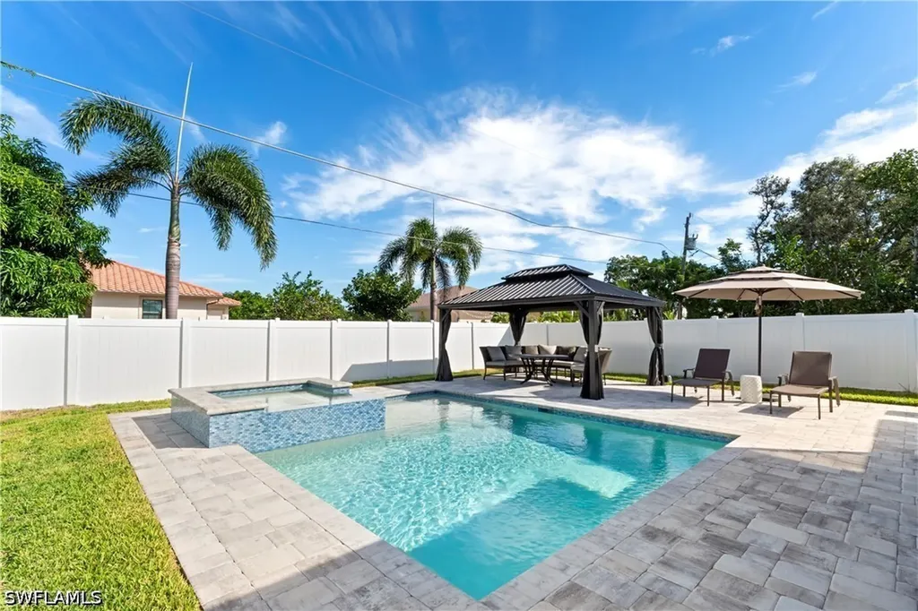 543 107th Avenue N Naples FL 34108