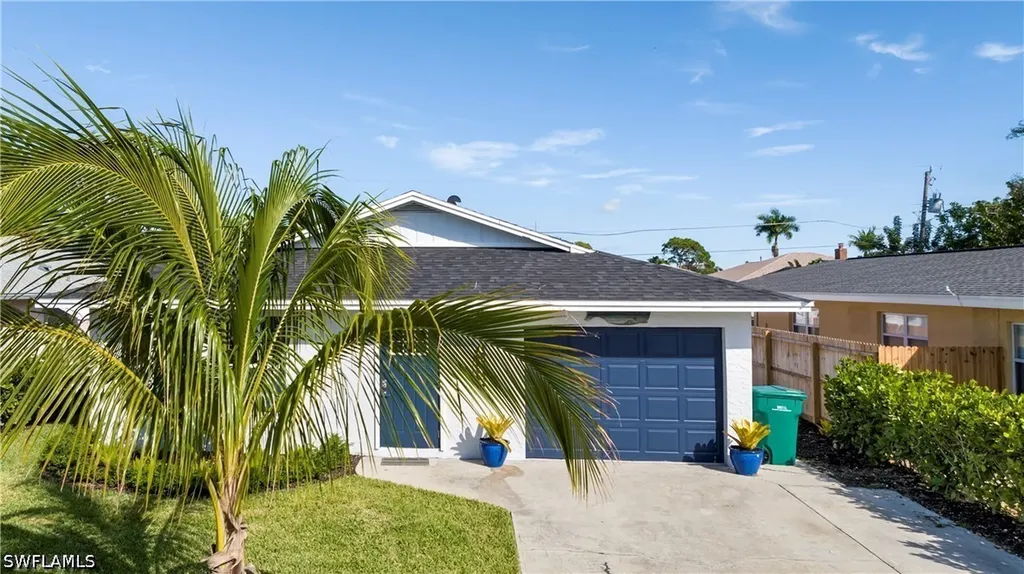 543 107th Avenue N Naples FL 34108