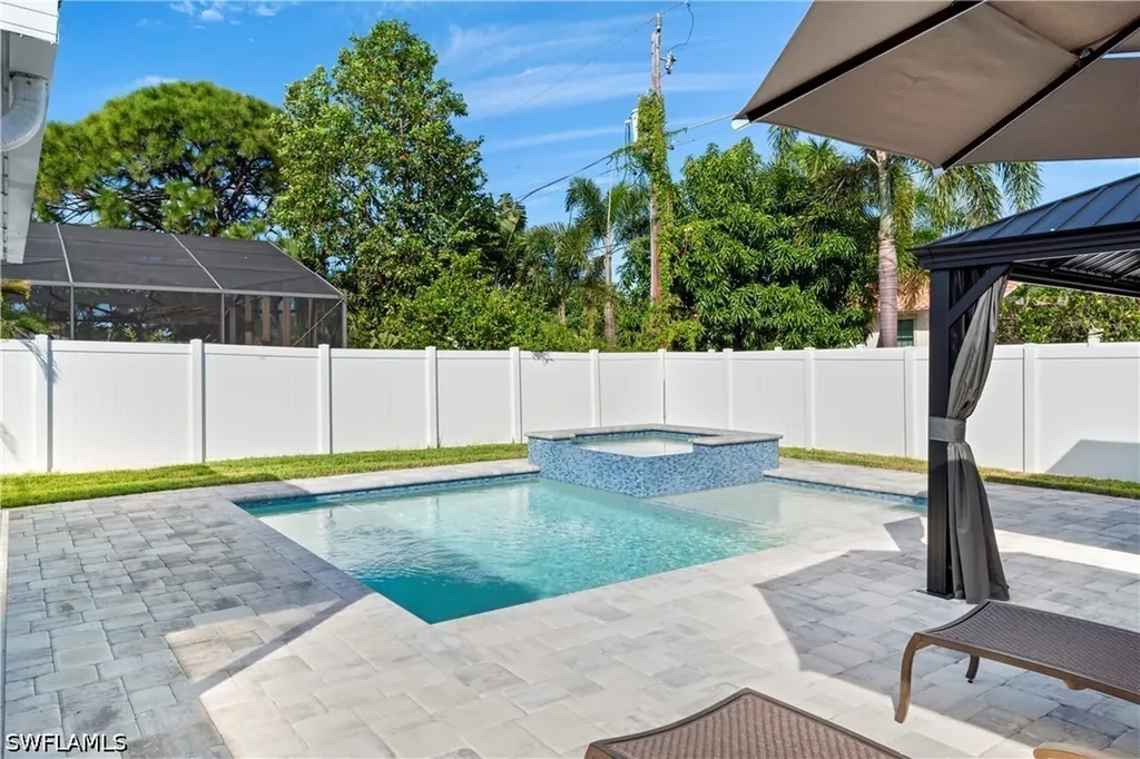 543 107th Avenue N Naples FL 34108