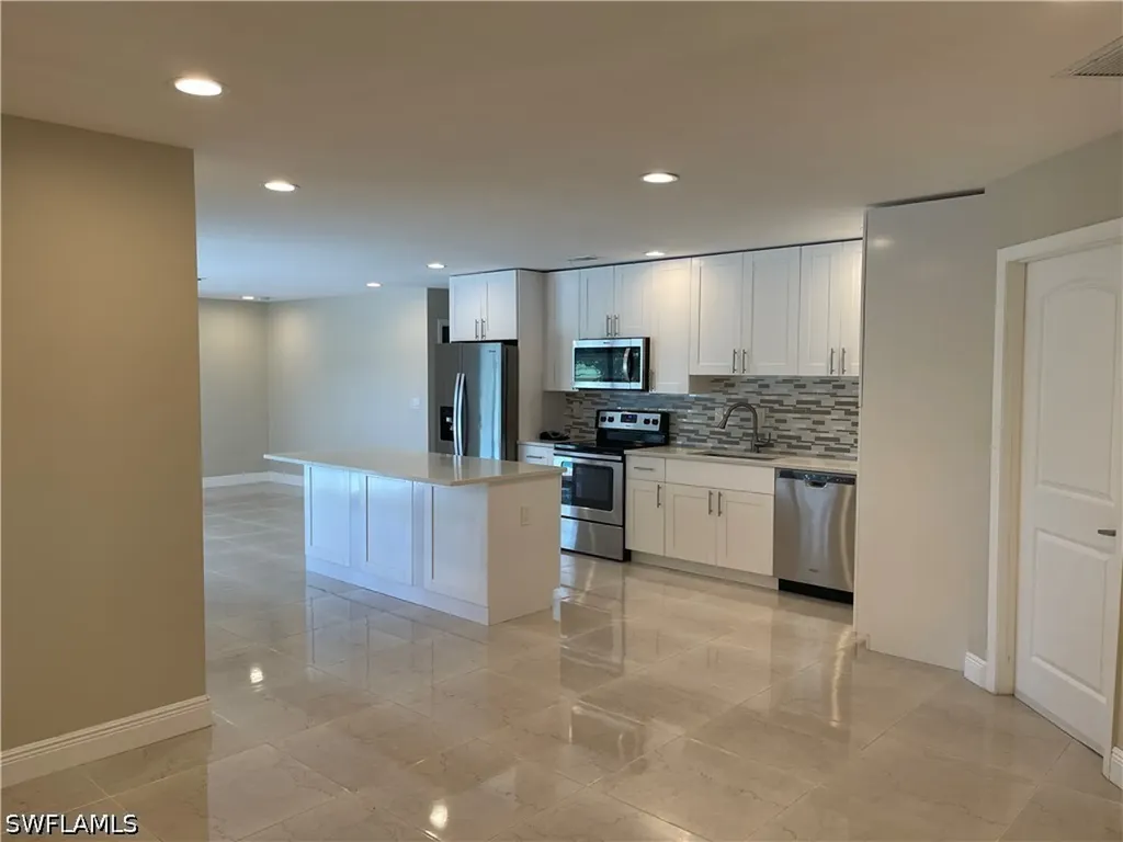255 Pine Valley Circle Naples FL 34113