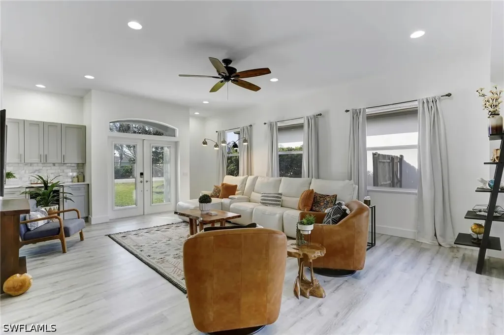 10842 Vanderbilt Drive Naples FL 34108