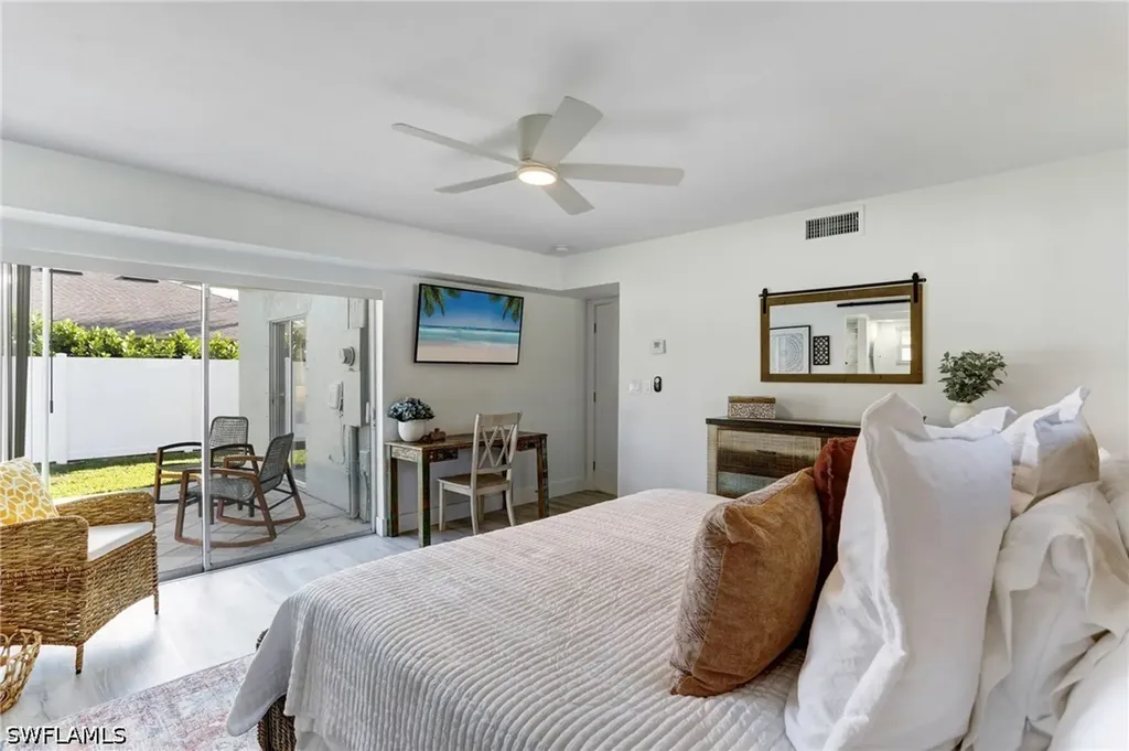 10842 Vanderbilt Drive Naples FL 34108