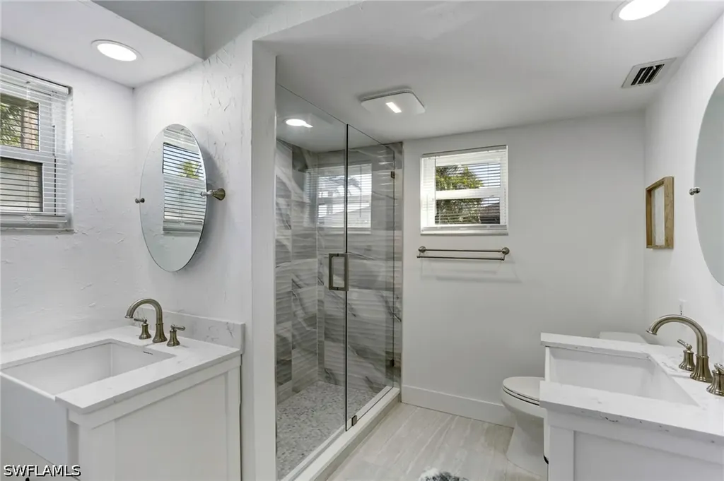 10842 Vanderbilt Drive Naples FL 34108