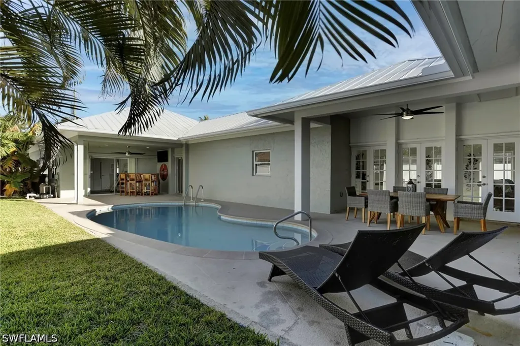 10842 Vanderbilt Drive Naples FL 34108