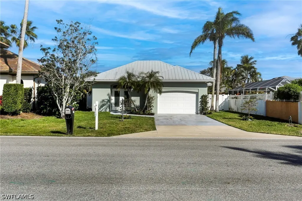 10842 Vanderbilt Drive Naples FL 34108