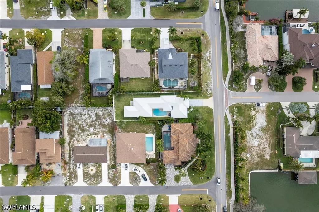 10842 Vanderbilt Drive Naples FL 34108
