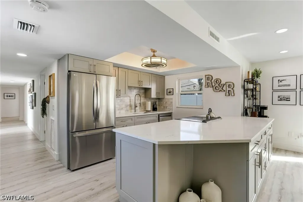 10842 Vanderbilt Drive Naples FL 34108