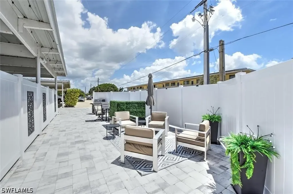 490 Broad Avenue S Naples FL 34102