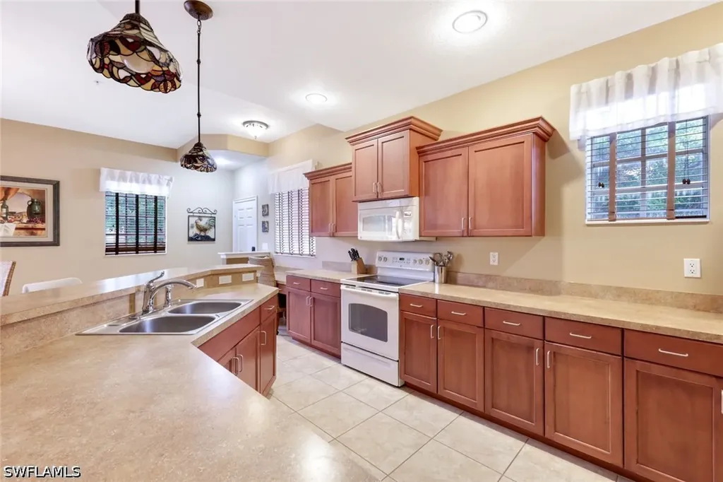 8721 Piazza Del Lago Circle Estero FL 33928