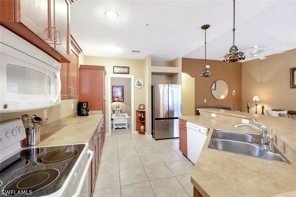 8721 Piazza Del Lago Circle Estero FL 33928