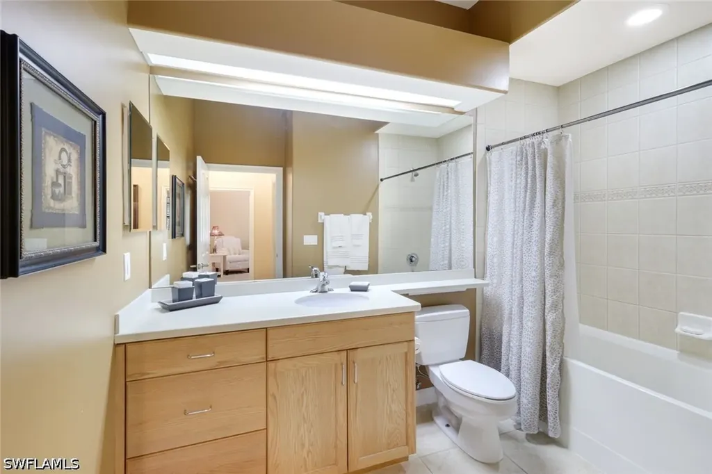 8721 Piazza Del Lago Circle Estero FL 33928