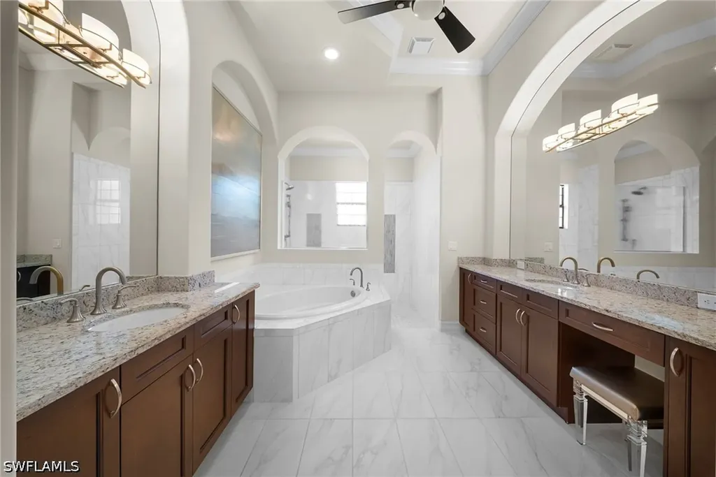 6449 Costa Circle Naples FL 34113