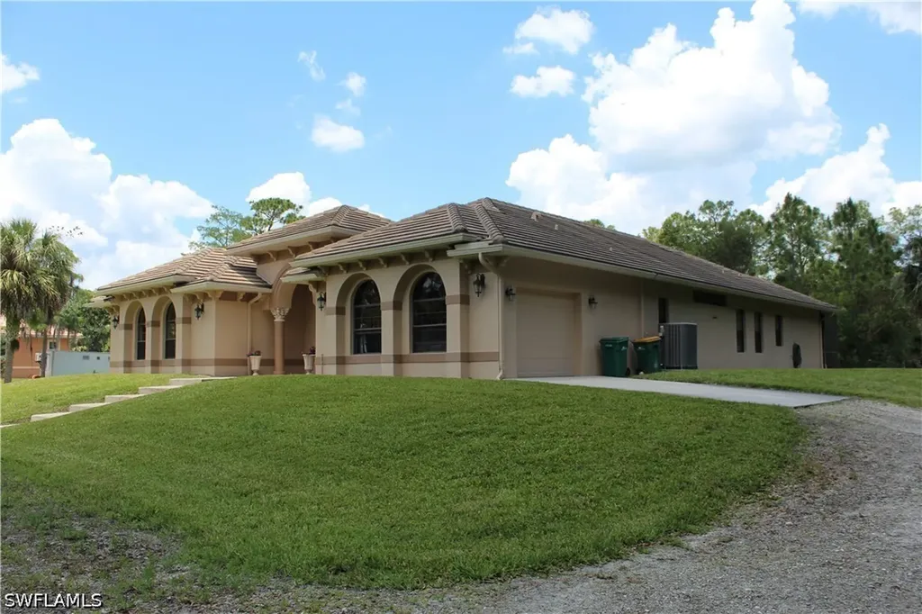 461 33rd Avenue NE Naples FL 34120