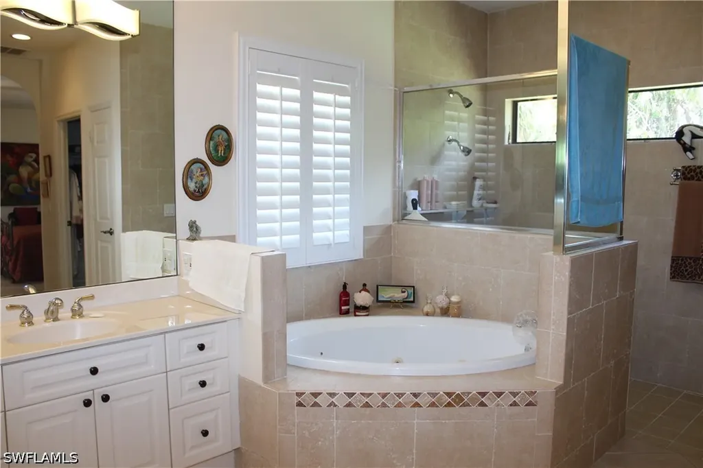 461 33rd Avenue NE Naples FL 34120