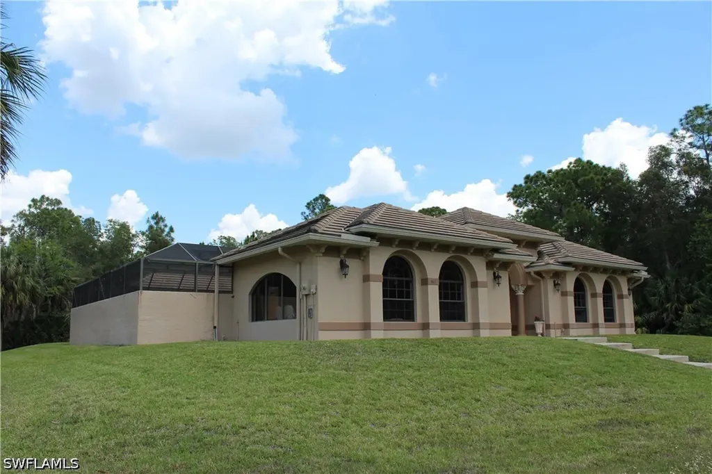 461 33rd Avenue NE Naples FL 34120