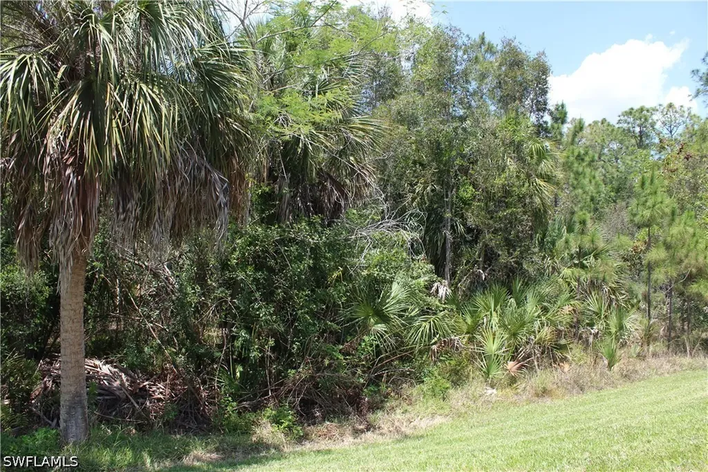 461 33rd Avenue NE Naples FL 34120