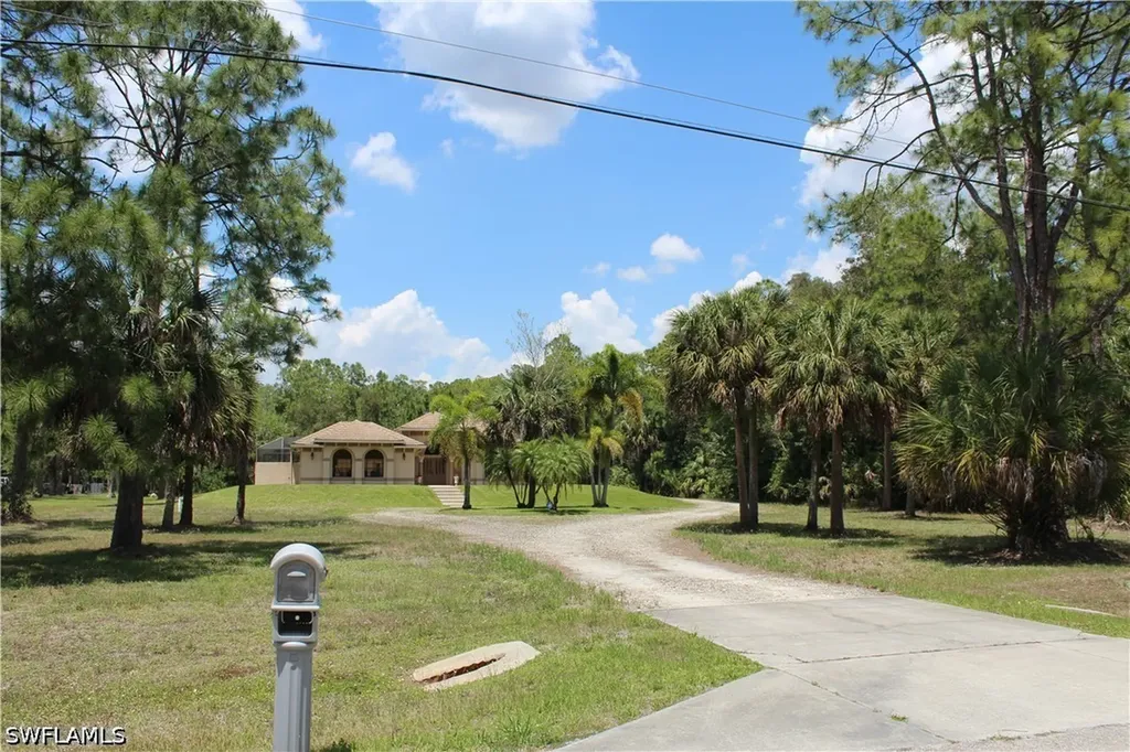 461 33rd Avenue NE Naples FL 34120