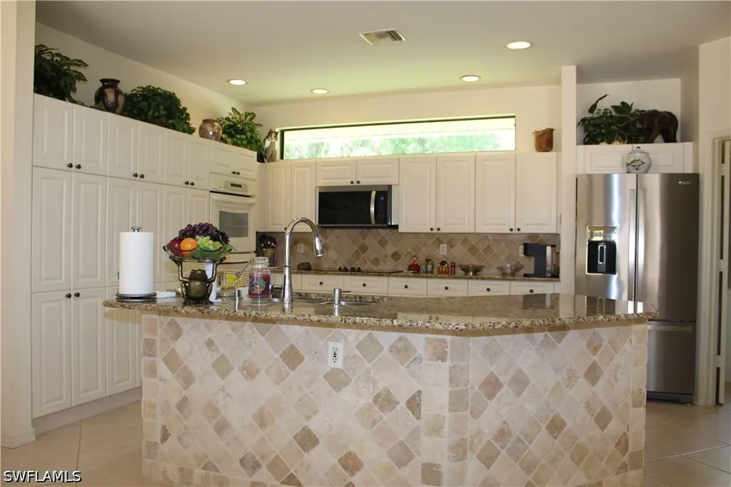 461 33rd Avenue NE Naples FL 34120