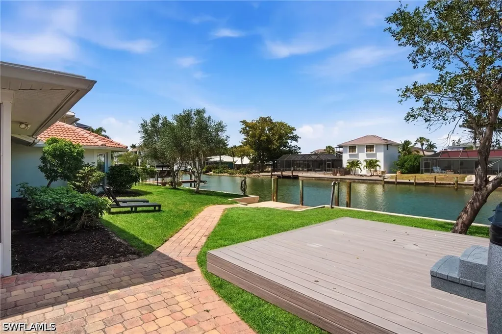 455 Bayside Avenue Naples FL 34108