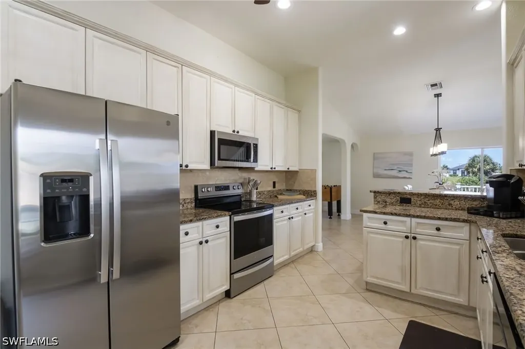 2534 NE 20th Court Cape Coral FL 33909