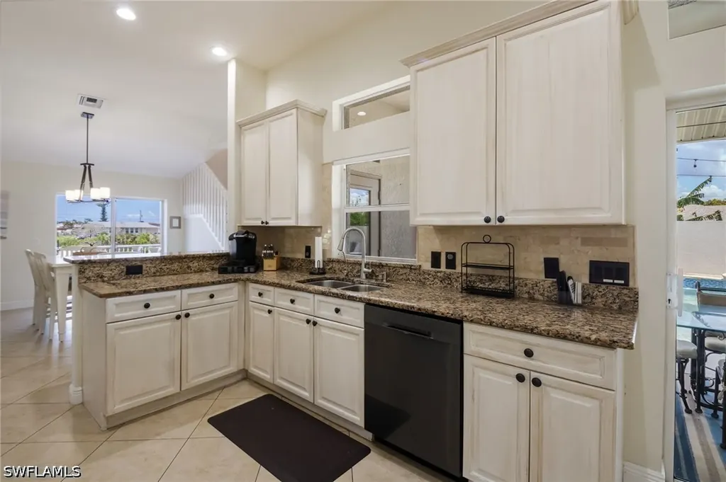 2534 NE 20th Court Cape Coral FL 33909