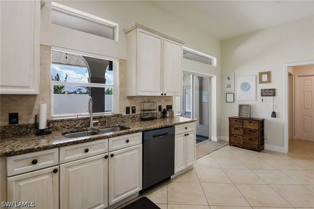 2534 NE 20th Court Cape Coral FL 33909