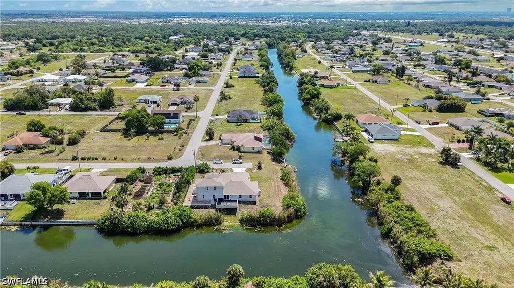 2534 NE 20th Court Cape Coral FL 33909