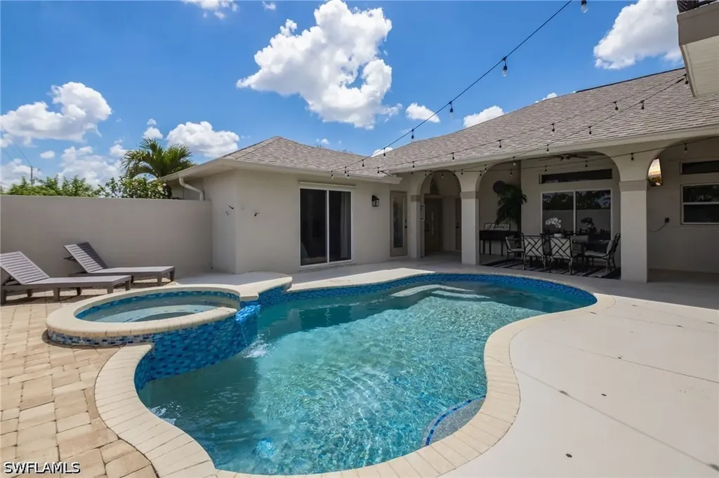 2534 NE 20th Court Cape Coral FL 33909