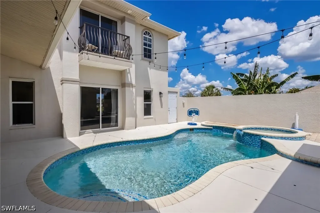 2534 NE 20th Court Cape Coral FL 33909