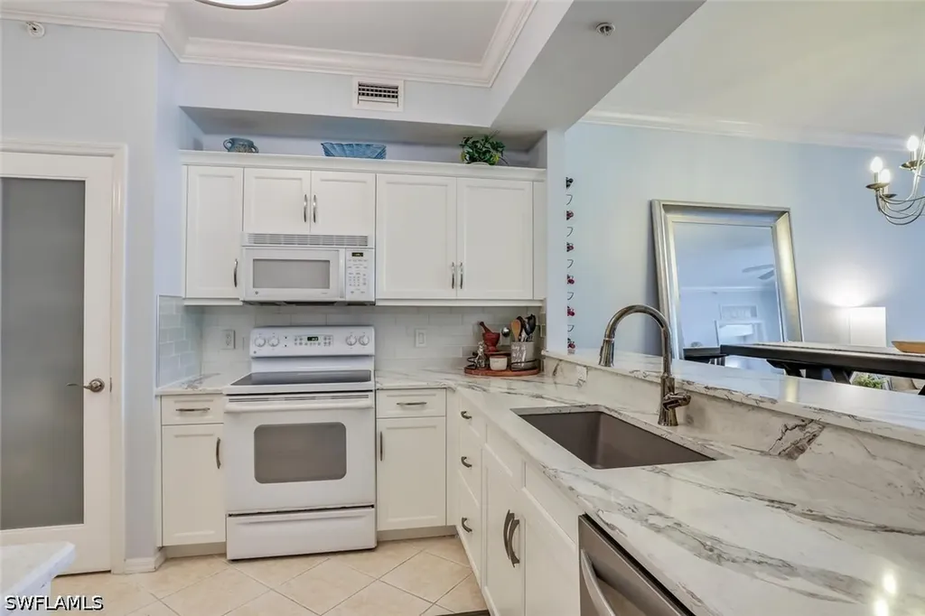 3996 Bishopwood Court E Naples FL 34114