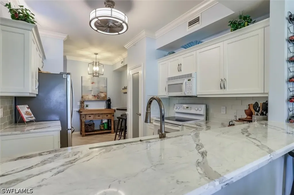 3996 Bishopwood Court E Naples FL 34114