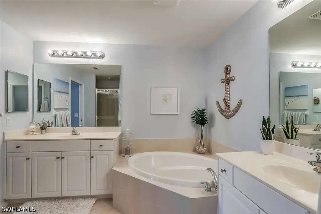 3996 Bishopwood Court E Naples FL 34114
