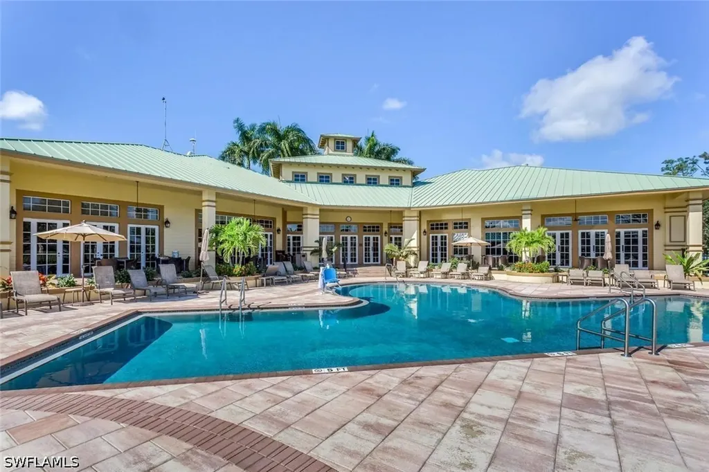 3996 Bishopwood Court E Naples FL 34114