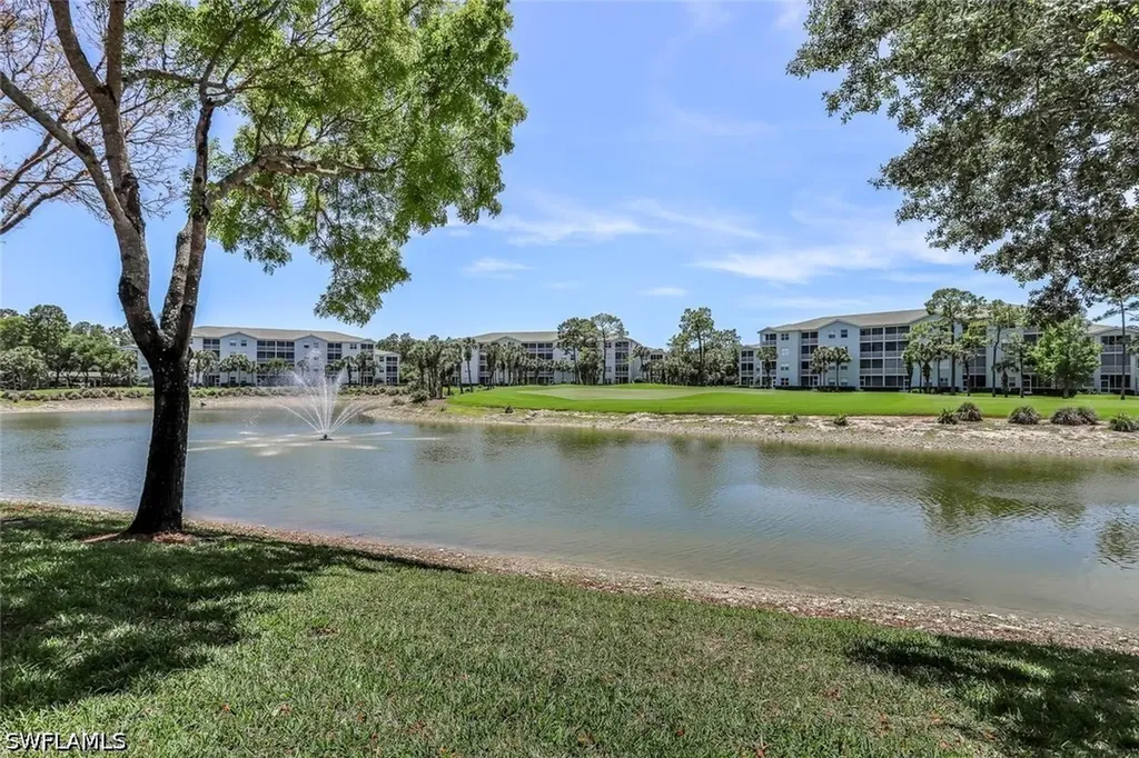 3996 Bishopwood Court E Naples FL 34114
