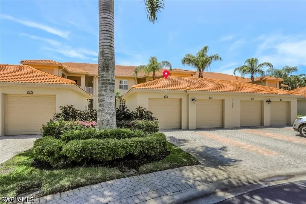 3996 Bishopwood Court E Naples FL 34114