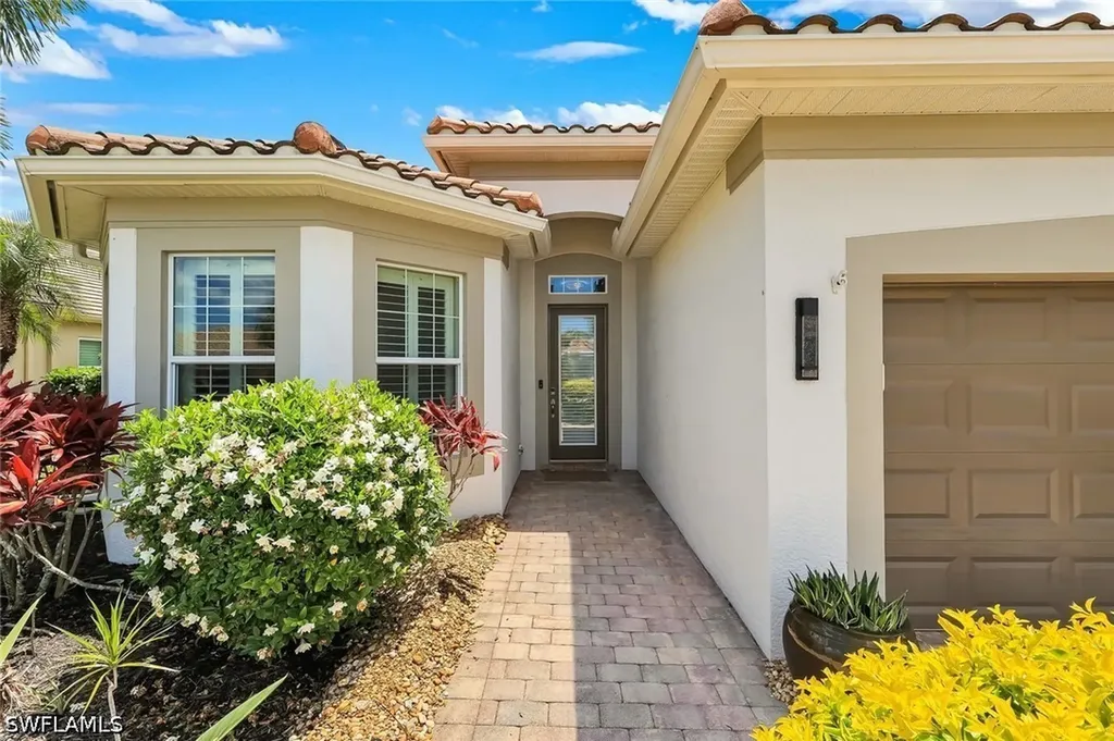 9104 Graphite Circle Naples FL 34120