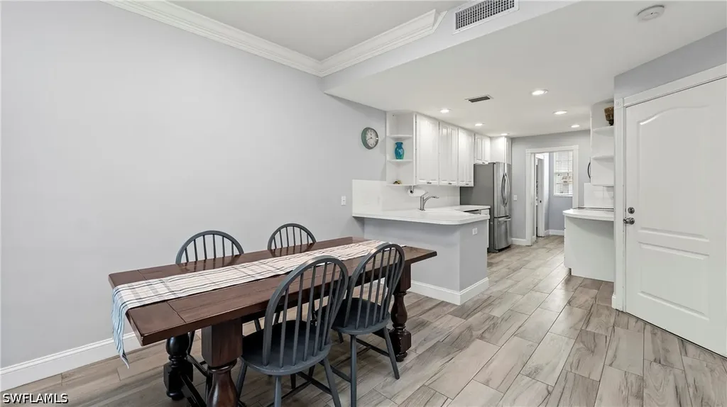 5766 Cove Circle Naples FL 34119