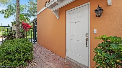 5766 Cove Circle Naples FL 34119