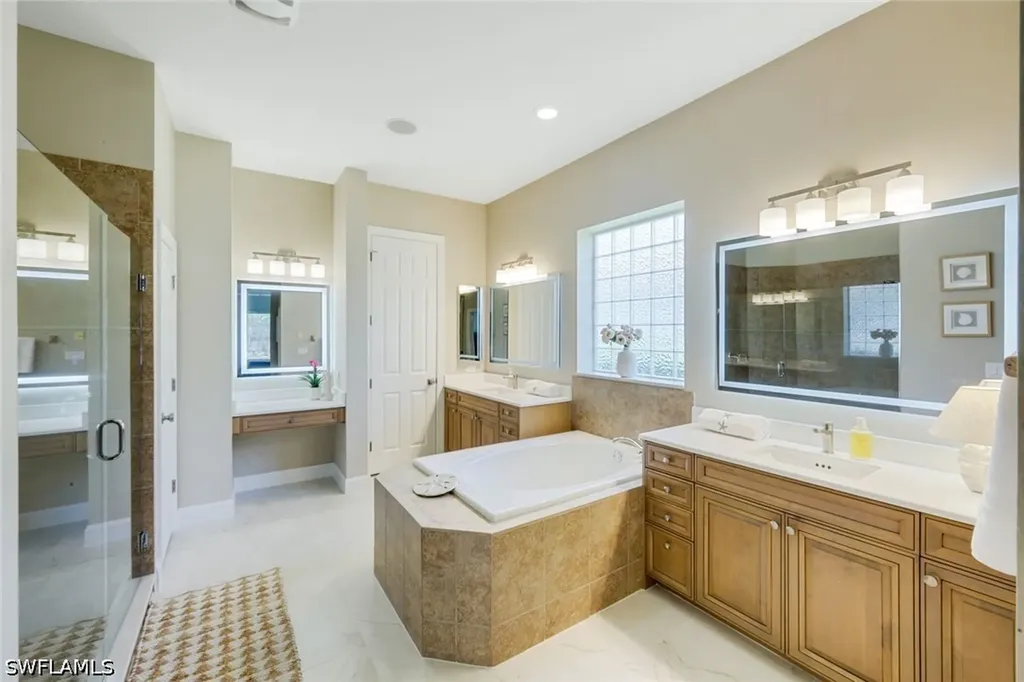 8810 Spinner Cove Lane Naples FL 34120