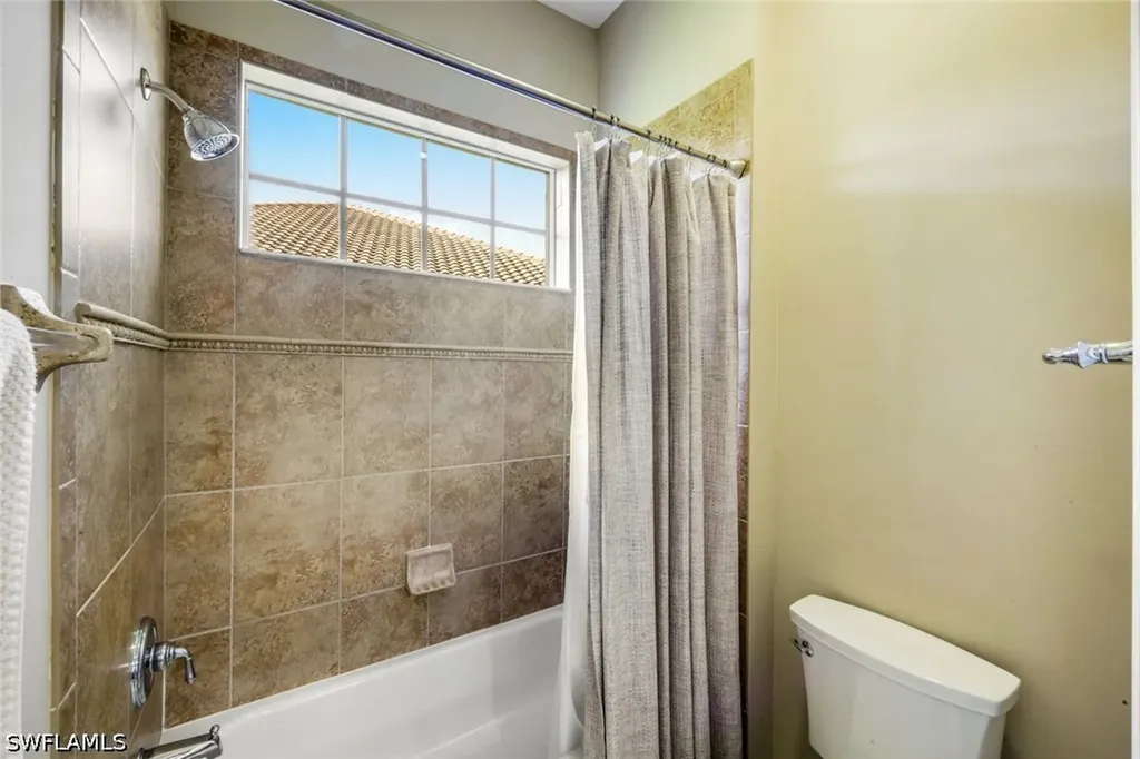 8810 Spinner Cove Lane Naples FL 34120