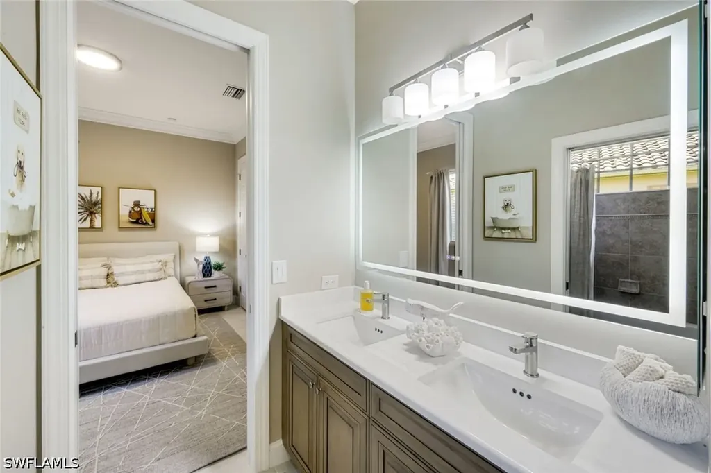 8810 Spinner Cove Lane Naples FL 34120