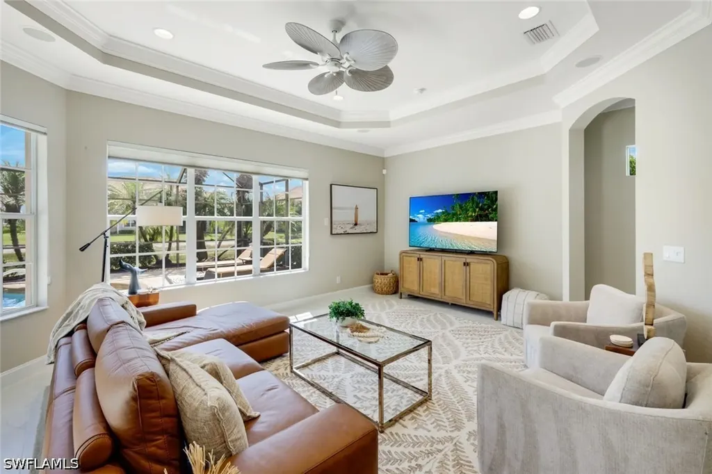 8810 Spinner Cove Lane Naples FL 34120
