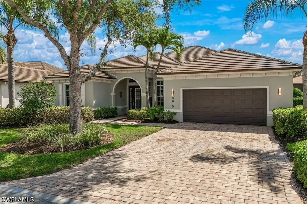 8810 Spinner Cove Lane Naples FL 34120
