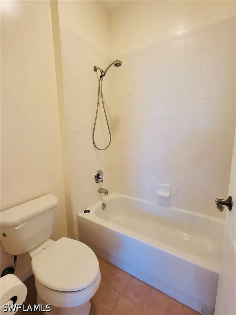 7512 Bristol Circle Naples FL 34120