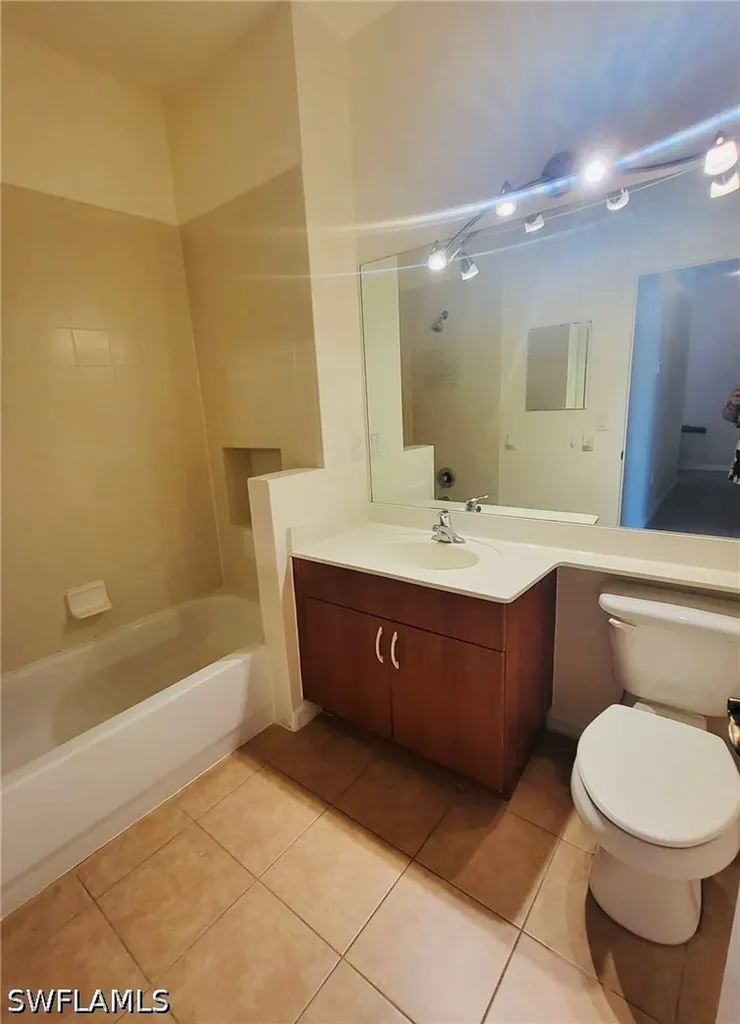 7512 Bristol Circle Naples FL 34120
