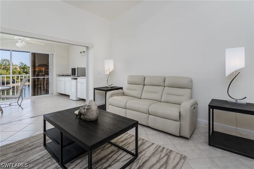 6830 Beach Resort Drive Naples FL 34114