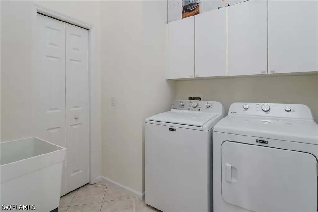 6830 Beach Resort Drive Naples FL 34114