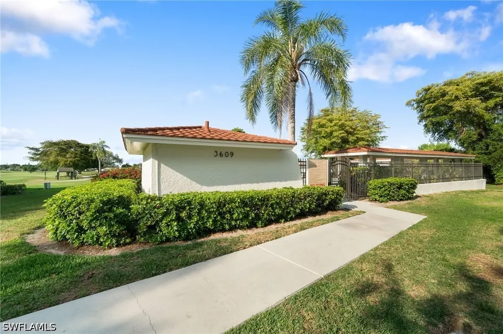 3605 Boca Ciega Drive Naples FL 34112
