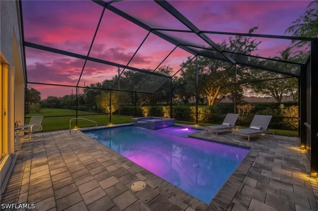 1671 Triangle Palm Terrace Naples FL 34119